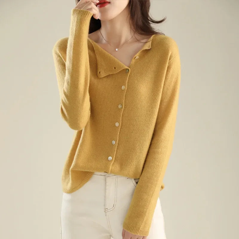 Marie | Knitted cardigan with elegant buttons