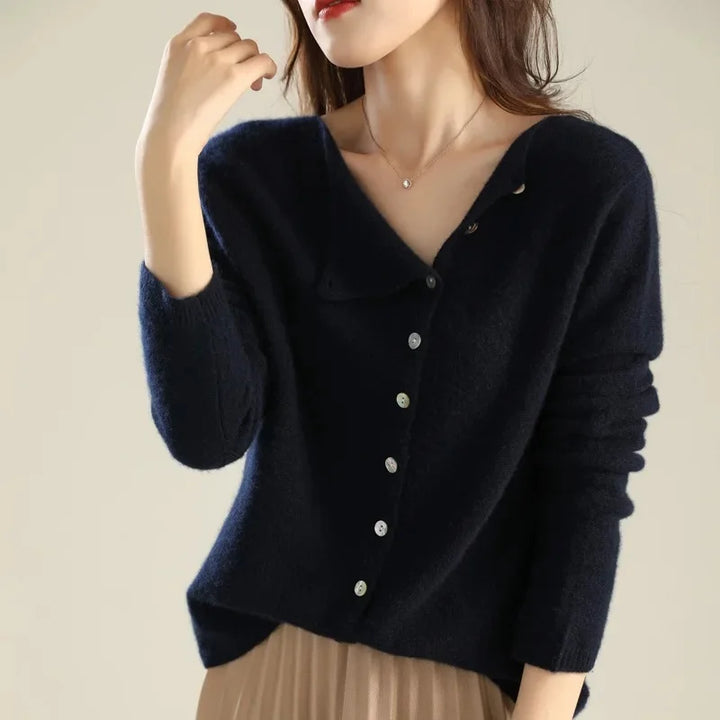 Marie | Knitted cardigan with elegant buttons